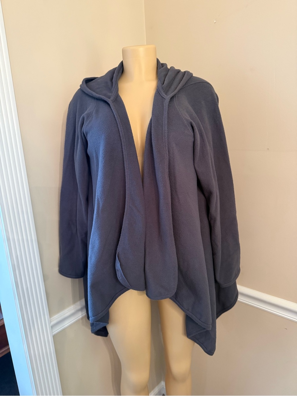 Relaxed Hooded Open-Front Yoga Fleece Cape - Slate Blue